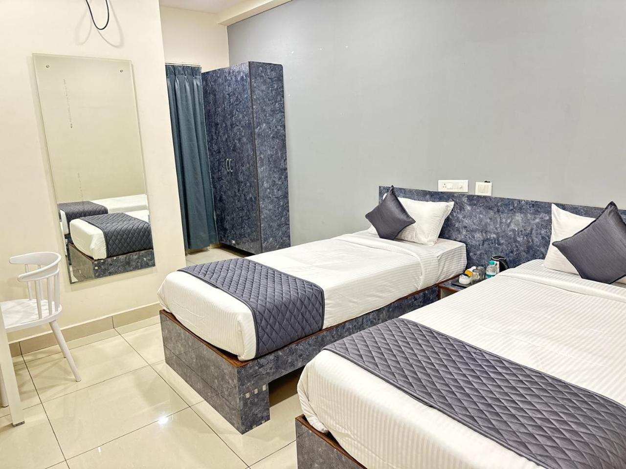 Hotel Aerotel,Hyderabad 샴샤바드 외부 사진