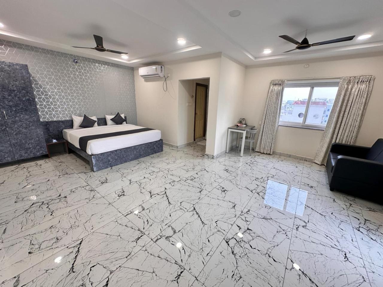 Hotel Aerotel,Hyderabad 샴샤바드 외부 사진