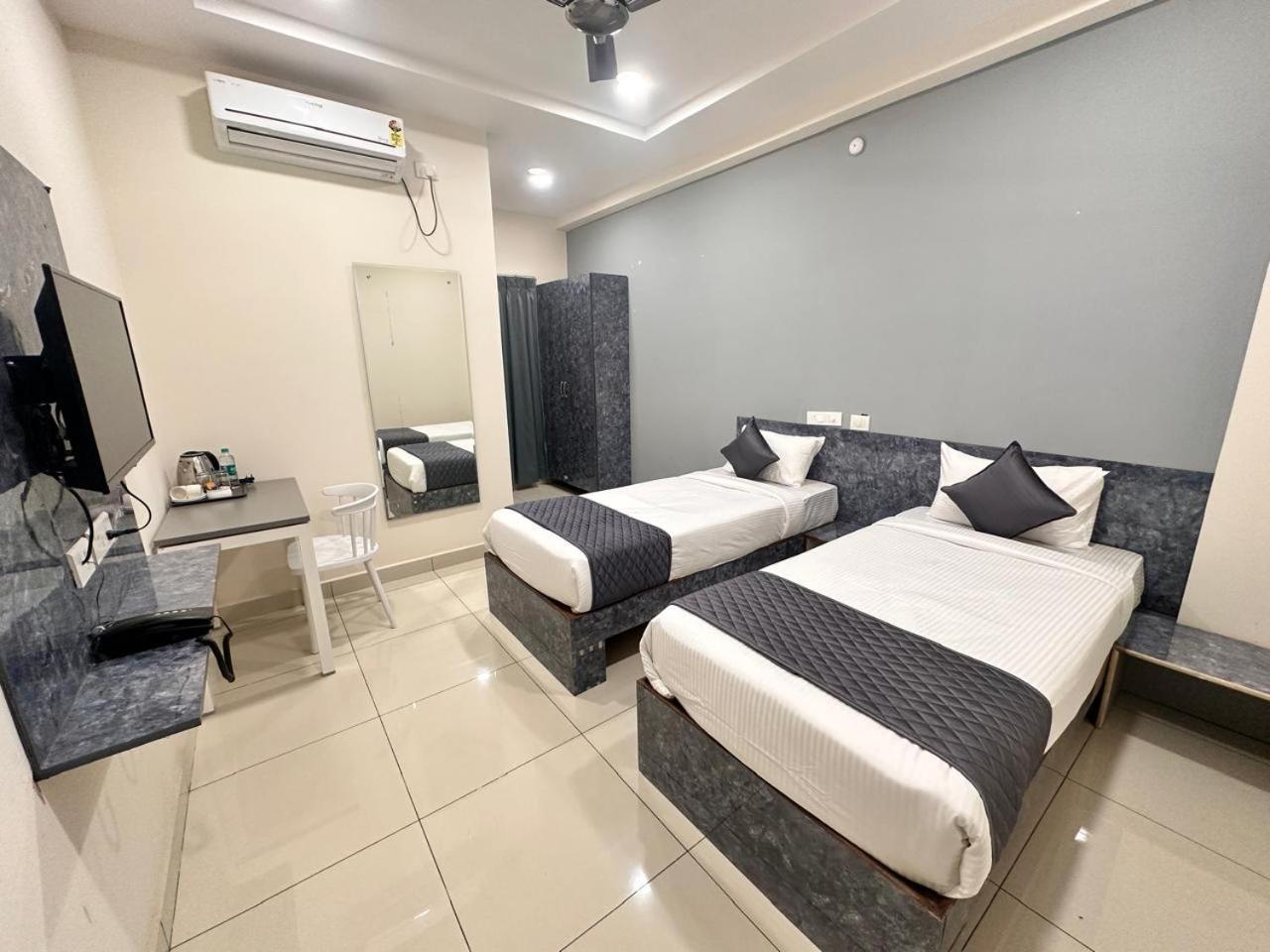 Hotel Aerotel,Hyderabad 샴샤바드 외부 사진