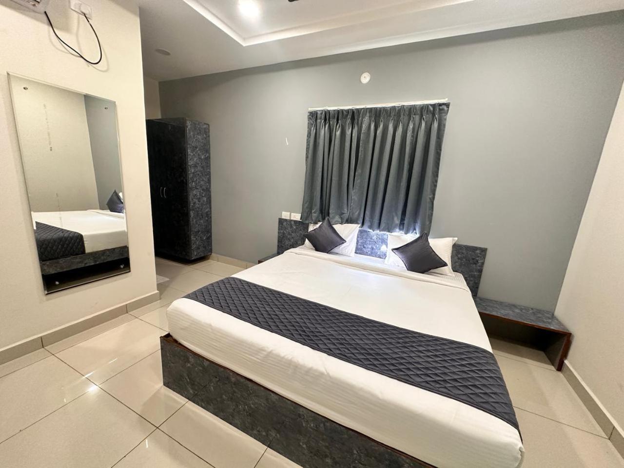 Hotel Aerotel,Hyderabad 샴샤바드 외부 사진
