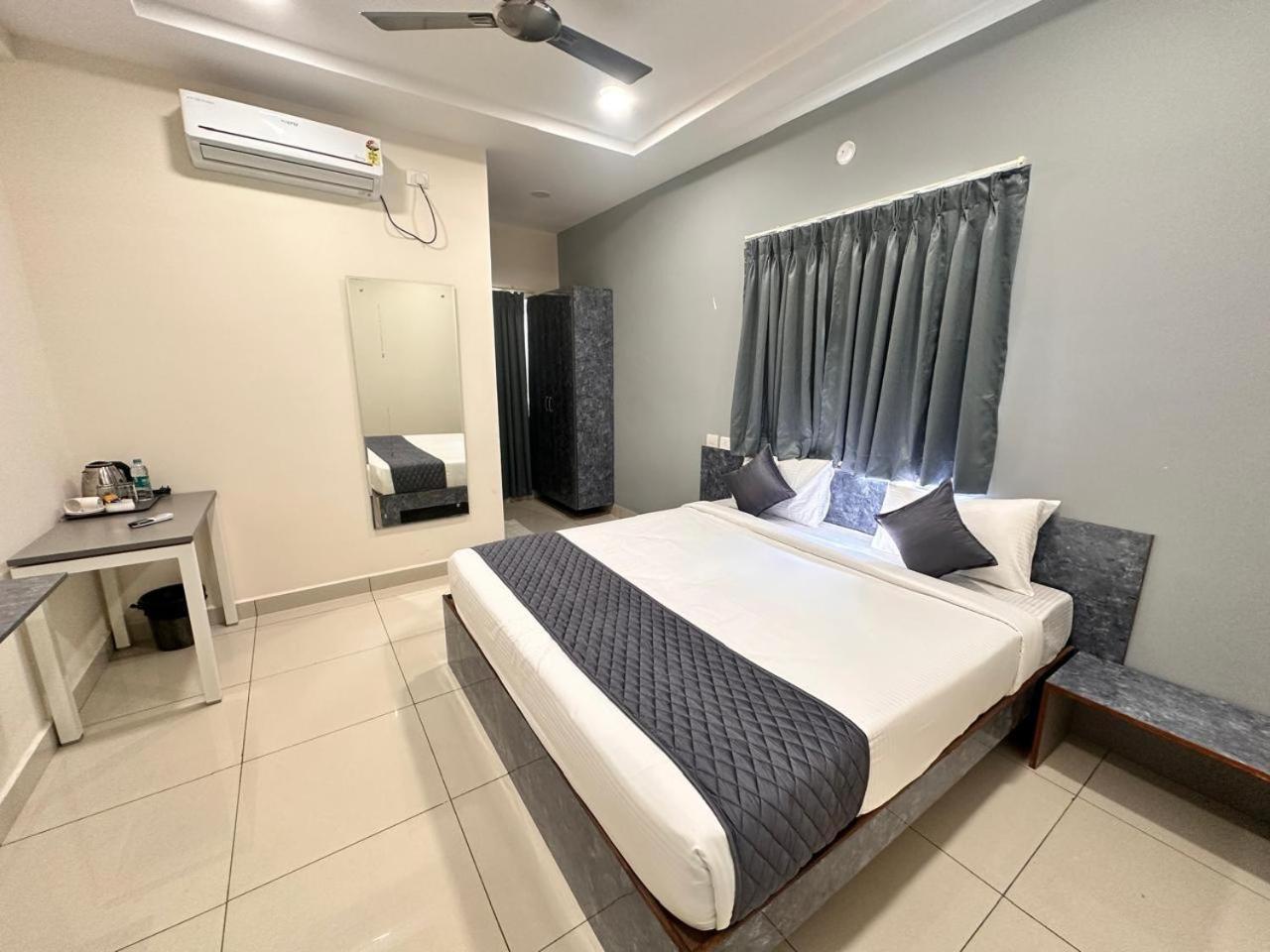 Hotel Aerotel,Hyderabad 샴샤바드 외부 사진