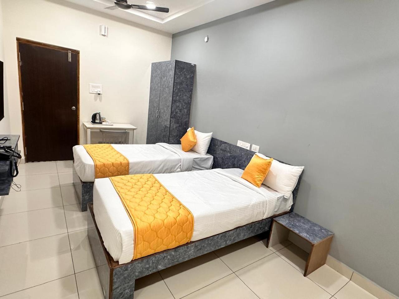 Hotel Aerotel,Hyderabad 샴샤바드 외부 사진