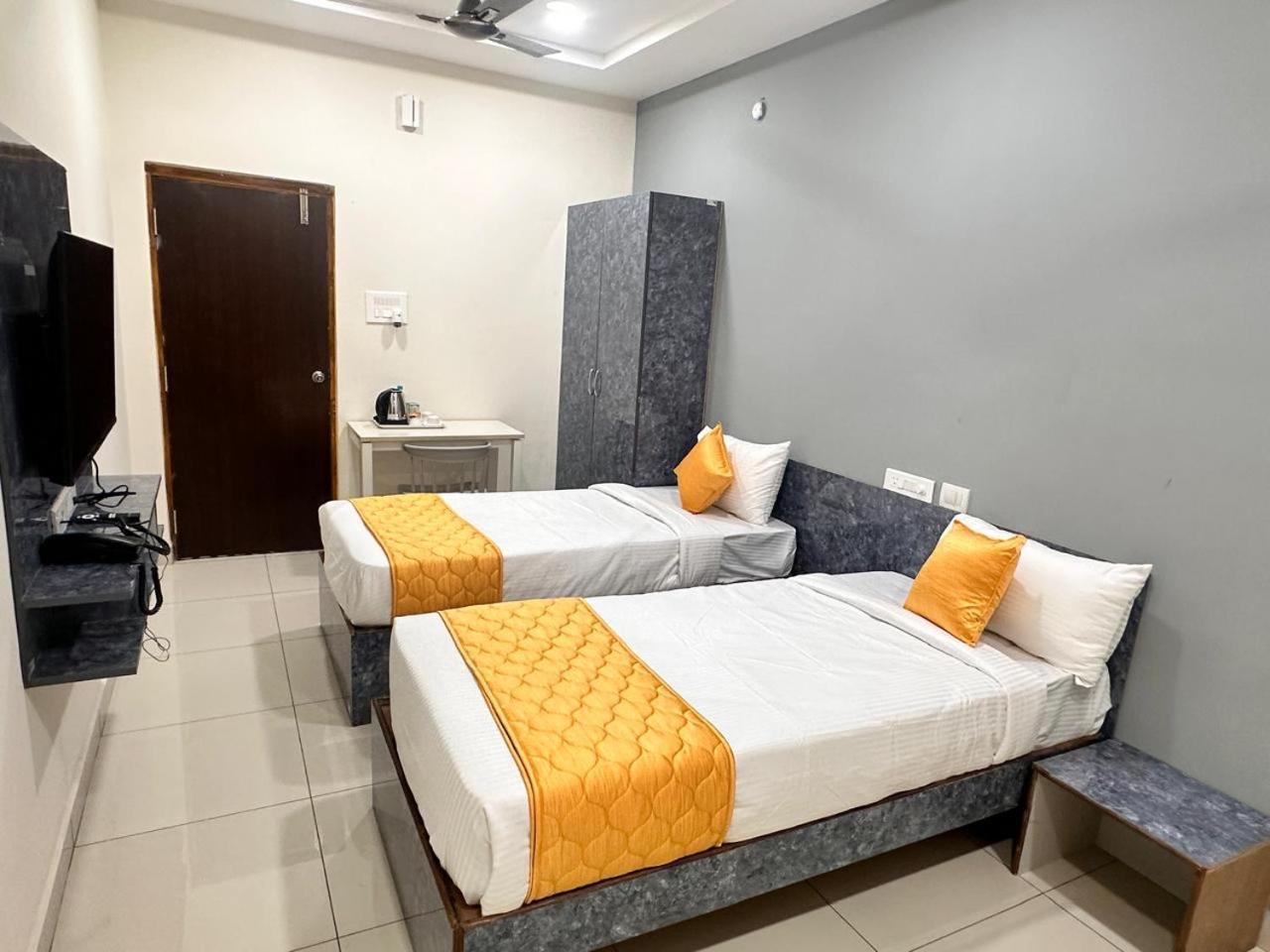 Hotel Aerotel,Hyderabad 샴샤바드 외부 사진